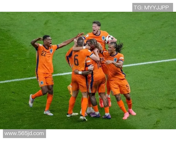 荷兰足球队球星高清图片展示风采与实力