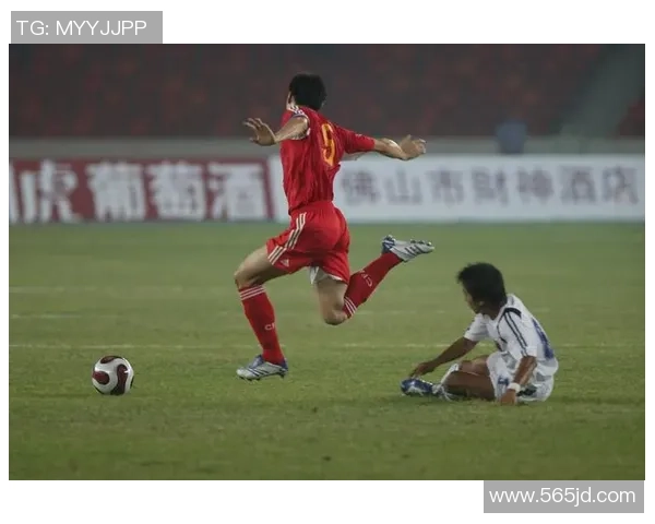 足球历史上任意球破门最多的球星是谁 揭秘他背后的训练与成就