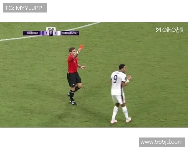 足球场上的暴力犯规球星盘点与背后影响力分析